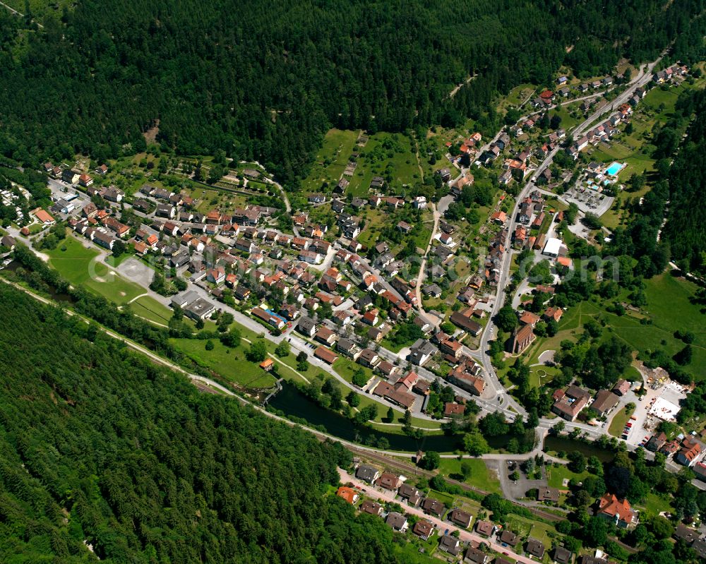 Aerial photograph Höfen an der Enz - Village - view on the edge of forested areas in Höfen an der Enz in the state Baden-Wuerttemberg, Germany