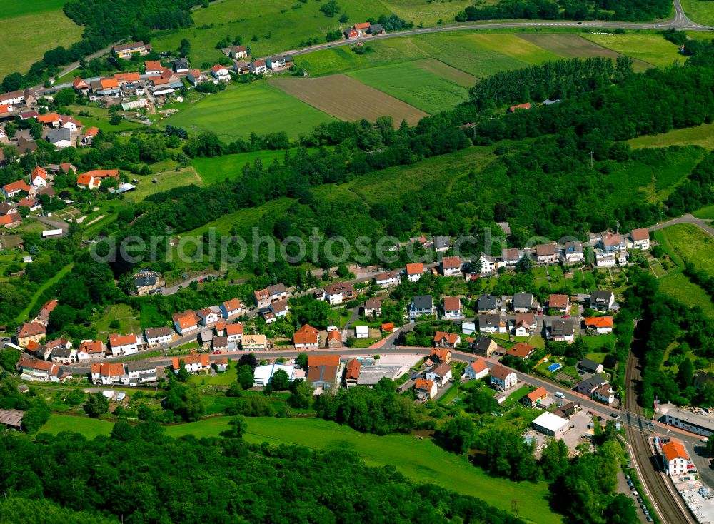 Imsweiler from the bird's eye view: Village - view on the edge of forested areas in Imsweiler in the state Rhineland-Palatinate, Germany