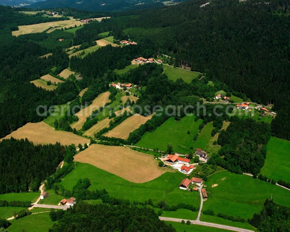 Aerial photograph Klingldorf - Village - view on the edge of forested areas in Klingldorf in the state Bavaria, Germany