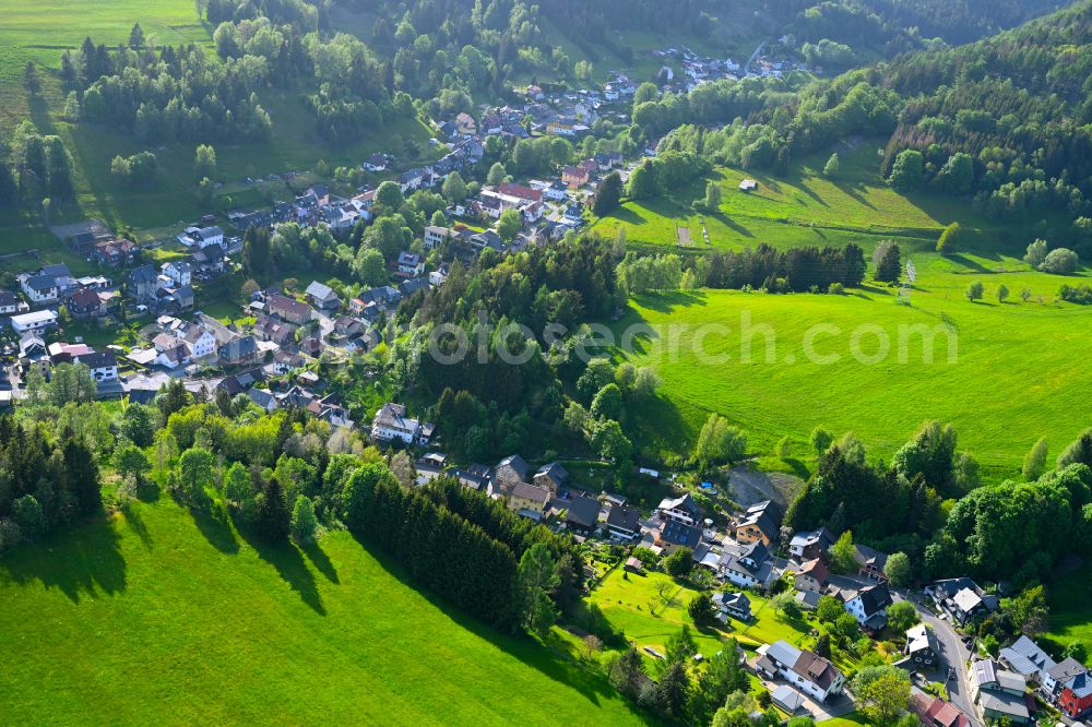Aerial image Mengersgereuth-Hämmern - Village - view on the edge of forested areas in Mengersgereuth-Hämmern in the state Thuringia, Germany