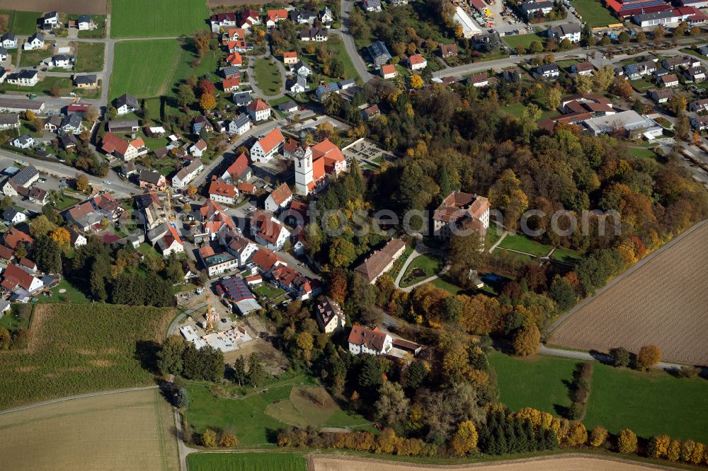 Oberstadion from the bird's eye view: Village - view on the edge of forested areas in Oberstadion in the state Baden-Wuerttemberg, Germany