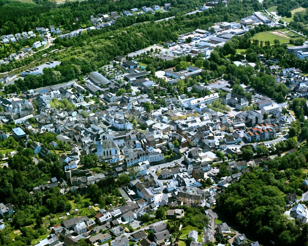 Simmern (Hunsrück) from above - Village - view on the edge of forested areas in Simmern (Hunsrück) in the state Rhineland-Palatinate, Germany