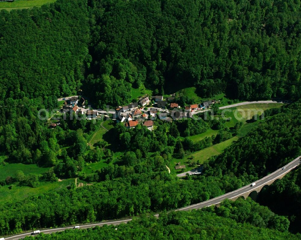 Unterdrackenstein from the bird's eye view: Village - view on the edge of forested areas in Unterdrackenstein in the state Baden-Wuerttemberg, Germany