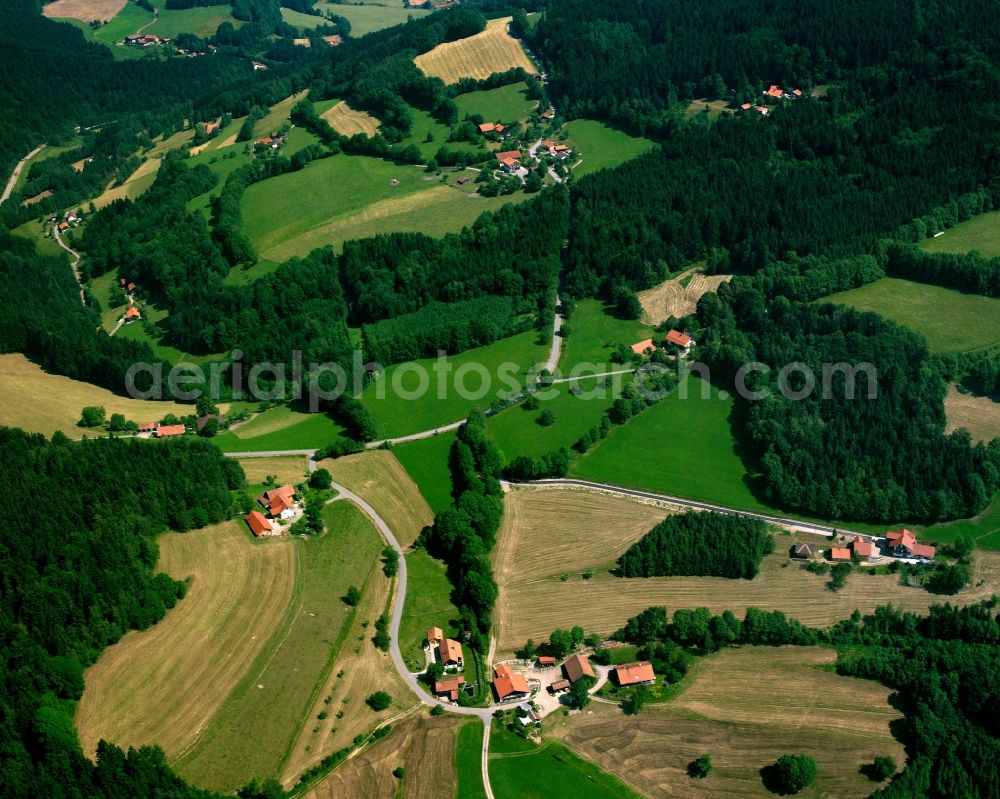 Aerial image Unterlindberg - Village - view on the edge of forested areas in Unterlindberg in the state Bavaria, Germany