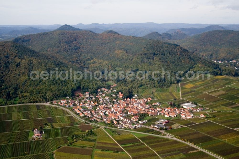 Aerial image Eschbach - Village - view on the edge of Wine yards below the hilly edge of the Haardt Palatinat forest in Eschbach in the state Rhineland-Palatinate