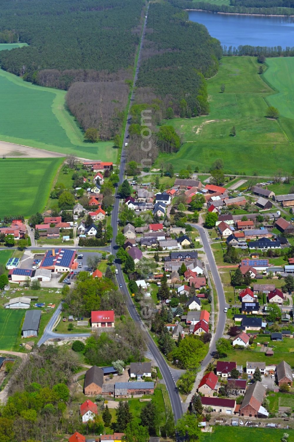 Ranzig from the bird's eye view: Village view along Ranziger Hauptstrasse in Ranzig in the state Brandenburg, Germany