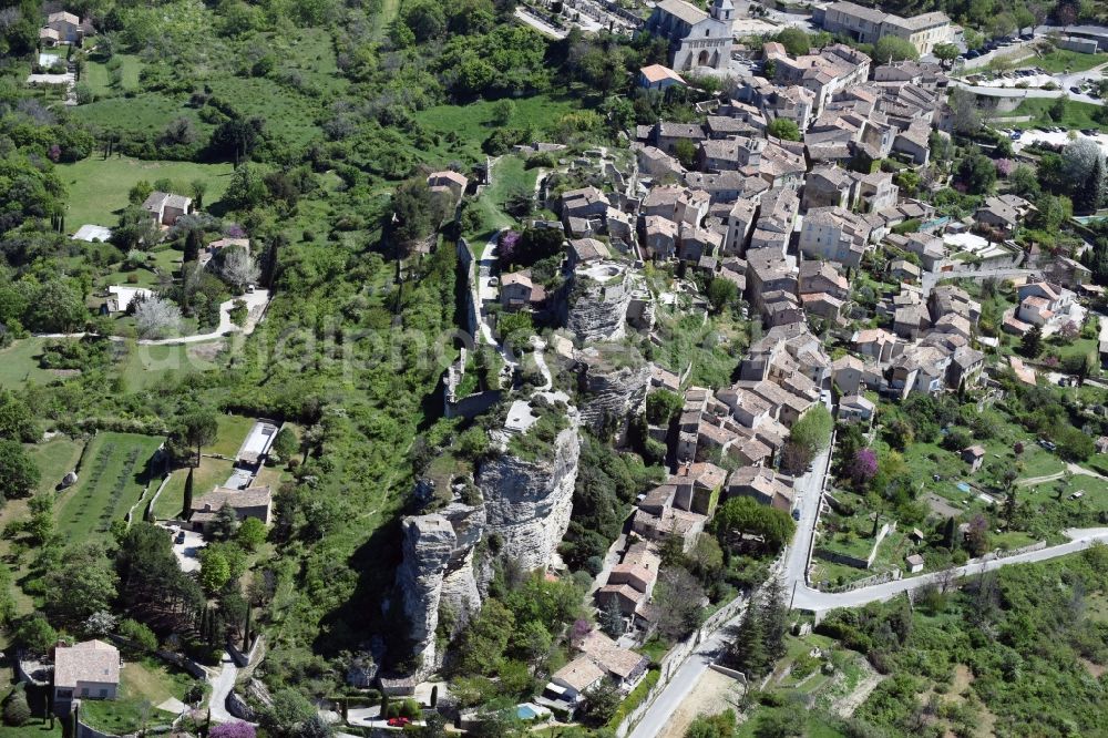 Aerial photograph Saignon - Village view of Saignon in Provence-Alpes-Cote d'Azur, France