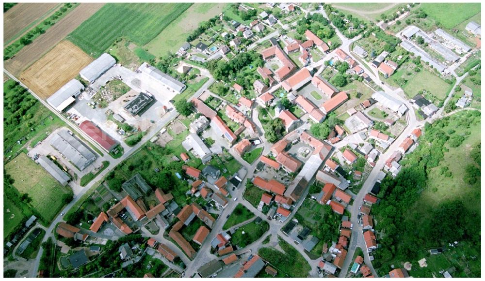 Sargstedt from the bird's eye view: Village view of Sargstedt in the state Saxony-Anhalt