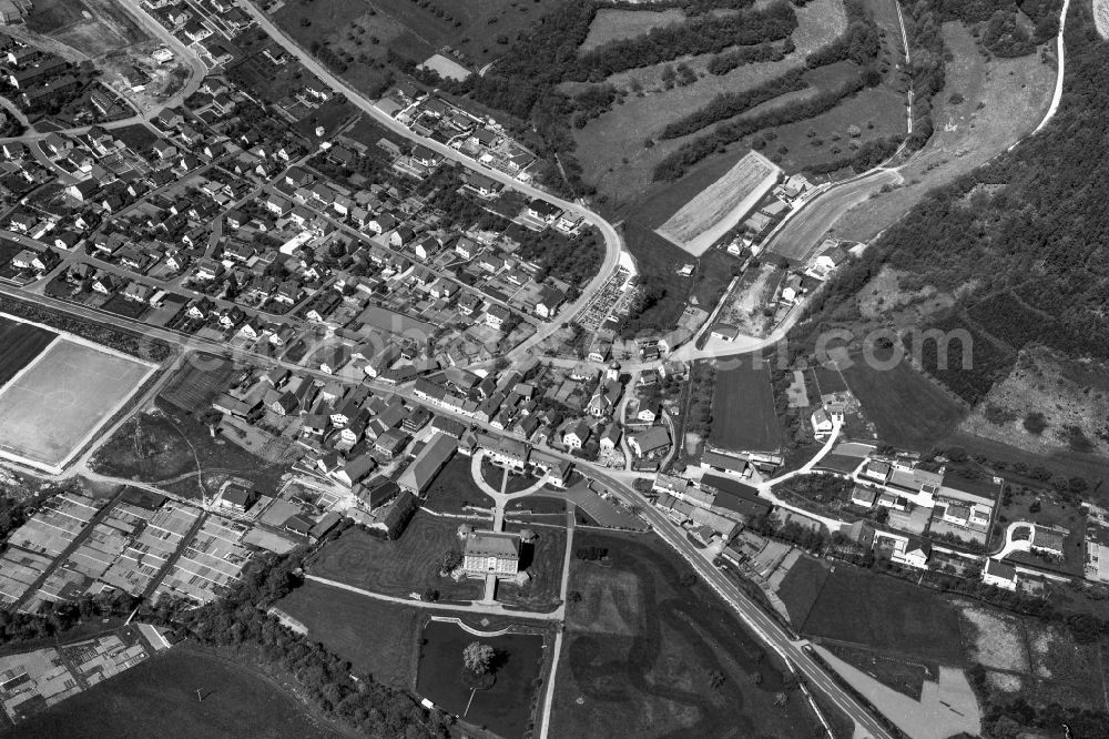 Gleisenau Ebelsbach from the bird's eye view: Village - View of the district Hassberge belonging municipality in Gleisenau Ebelsbach in the state Bavaria