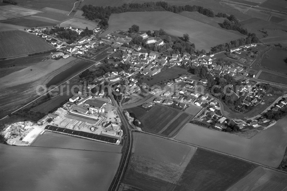 Rentweinsdorf from the bird's eye view: Village - View of the district Hassberge belonging municipality in Rentweinsdorf in the state Bavaria