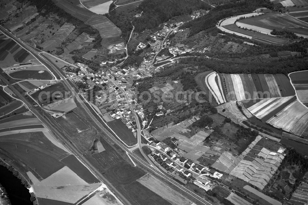 Steinbach from the bird's eye view: Village - View of the district Hassberge belonging municipality in Steinbach in the state Bavaria