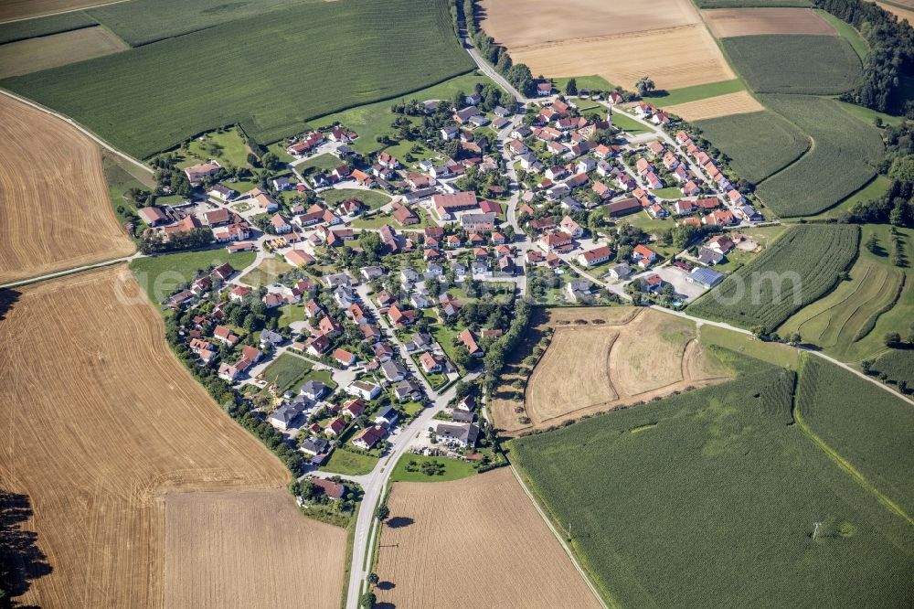 Aerial photograph Haunwang - Agricultural land and field borders surround the settlement area of the village Haunwang in the state Bavaria, Germany