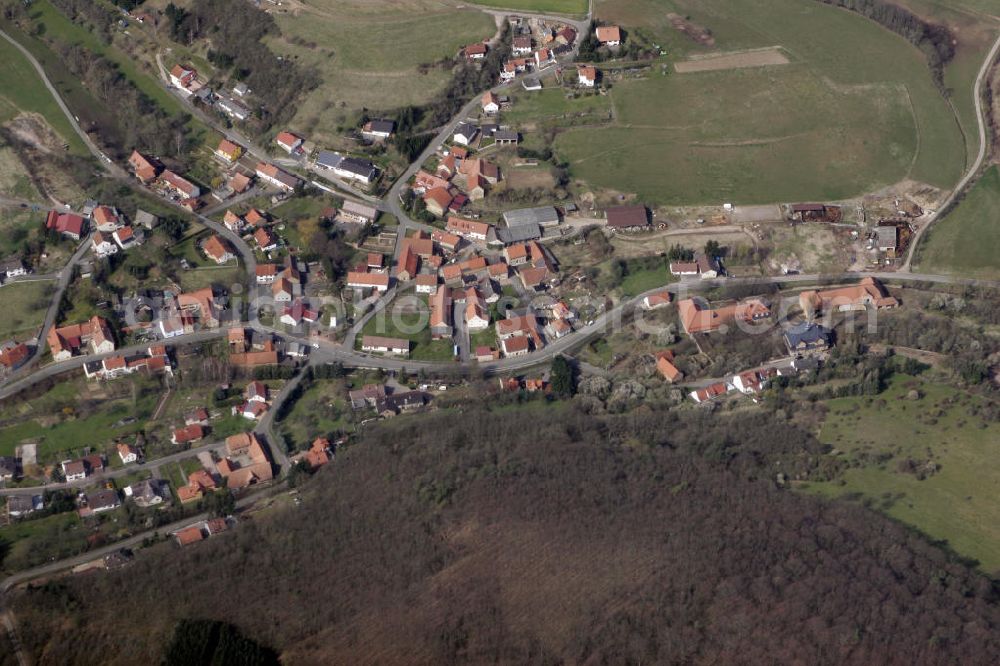 Finkenbach-Gersweiler from above - Blick auf die Ortschaft Finkenbach-Gersweiler im Donnersbergkreis in Rheinland-Pfalz. Sie gehört der Verbandsgemeinde Alsenz-Obermoschel an. View to the village Finkenbach-Gersweiler in the Donnersbergkreis in Rhineland-Palatinate.