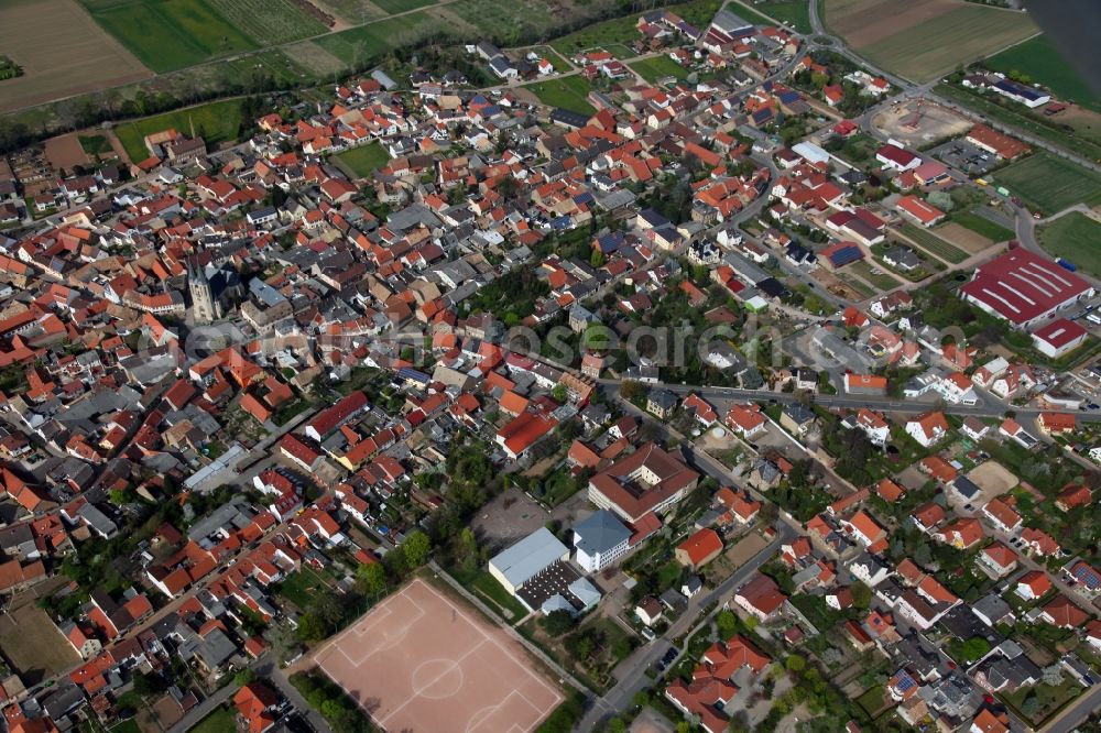 Flonheim from the bird's eye view: Village view from Flonheim is a municipality in the district Alzey-Worms in Rhineland-Palatinate