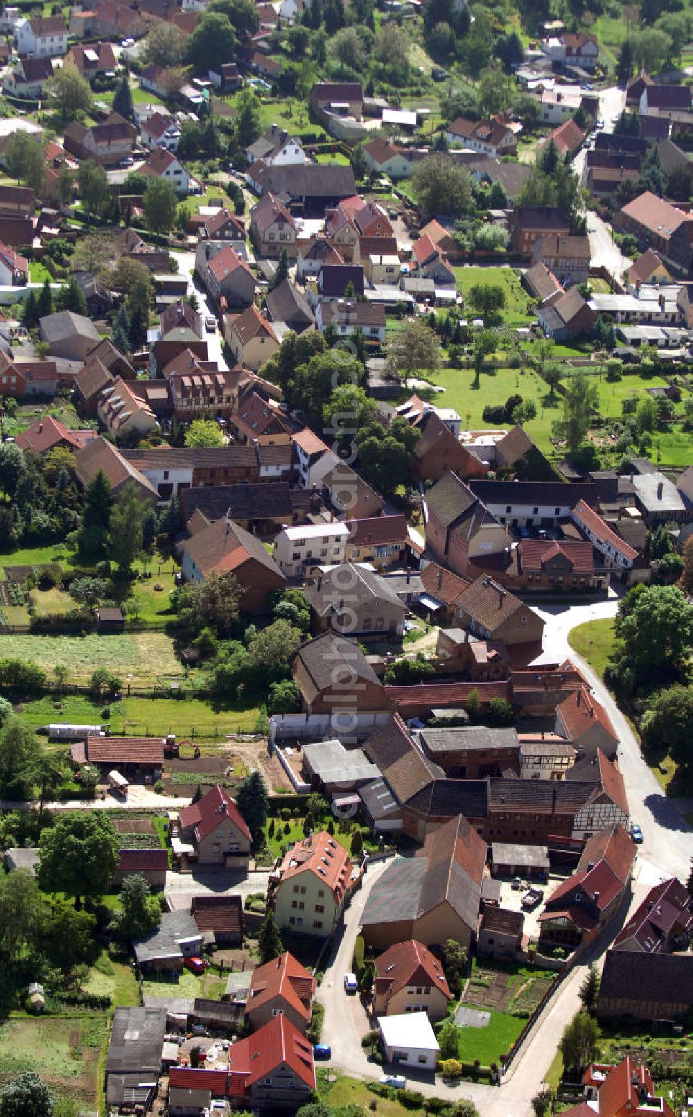 Hopfgarten from the bird's eye view: Dorfansicht / Stadtansicht Hopfgarten in Thüringen. Hopfgarten ist Teil der Verwaltungsgemeinschaft Grammetal. Village / City scape of Hopfgarten in Thuringia.