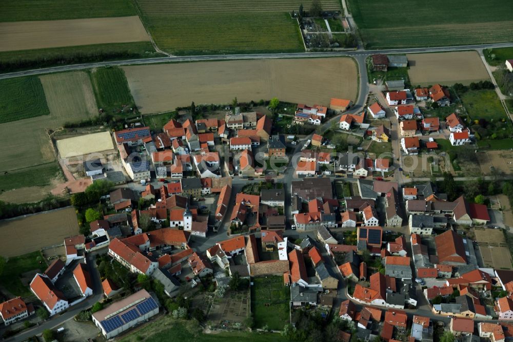 Kettenheim from the bird's eye view: Village view from Kettenheim is a municipality in the district Alzey-Worms in Rhineland-Palatinate