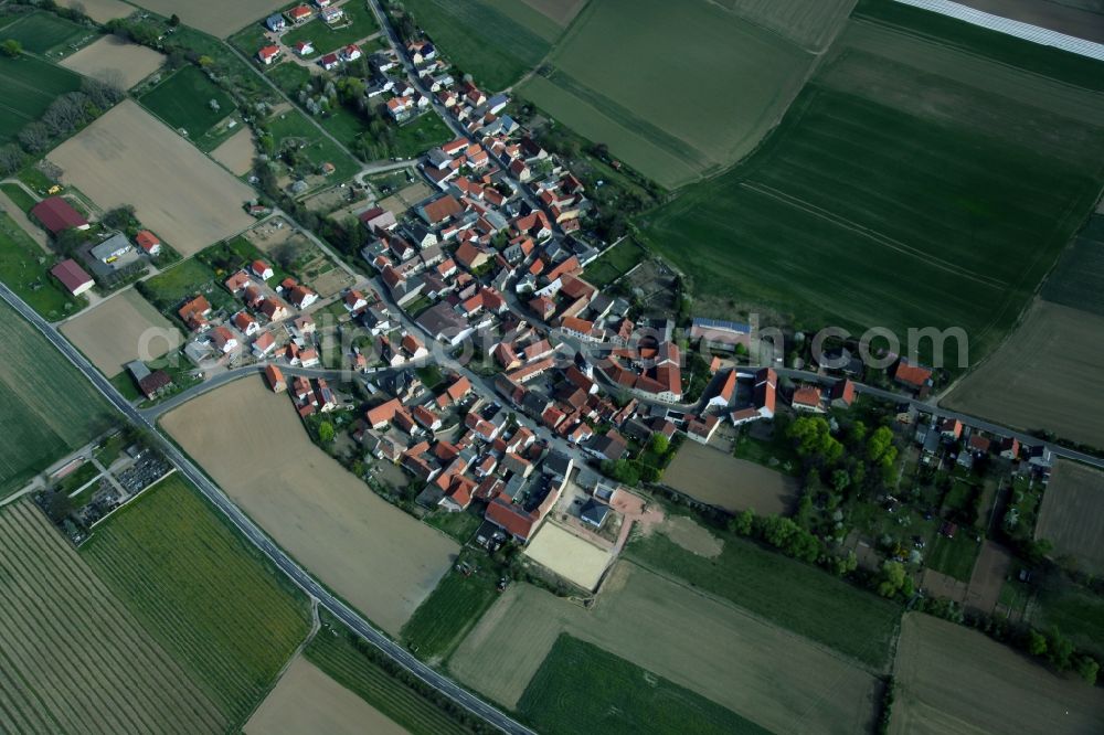 Kettenheim from the bird's eye view: Village view from Kettenheim is a municipality in the district Alzey-Worms in Rhineland-Palatinate