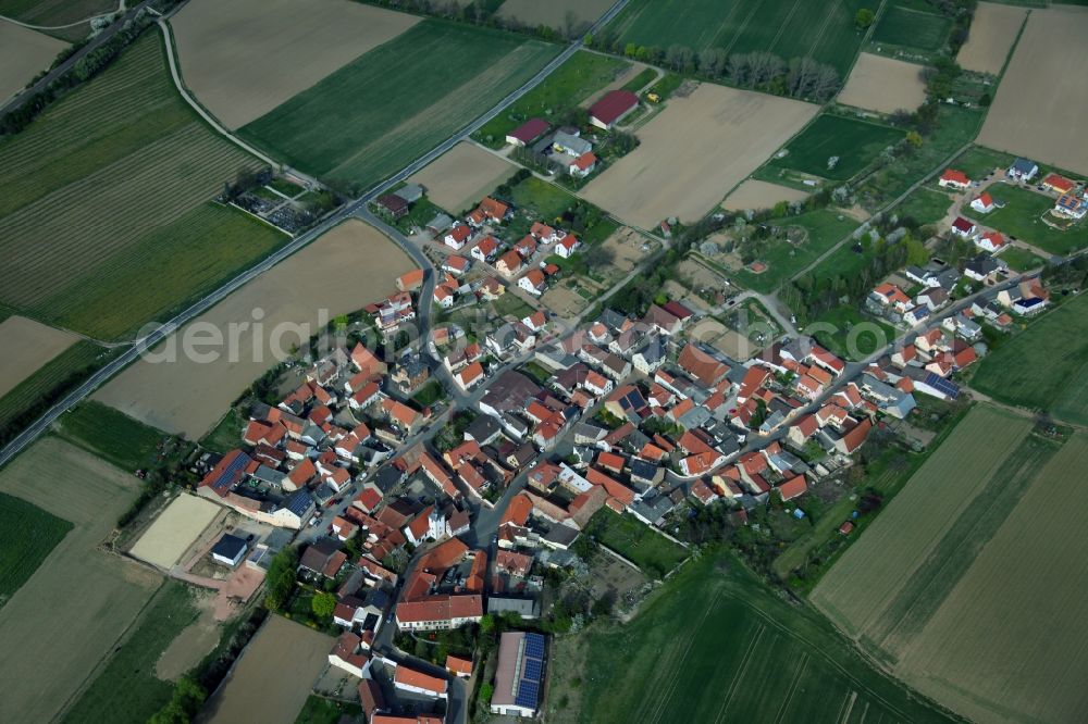 Kettenheim from the bird's eye view: Village view from Kettenheim is a municipality in the district Alzey-Worms in Rhineland-Palatinate