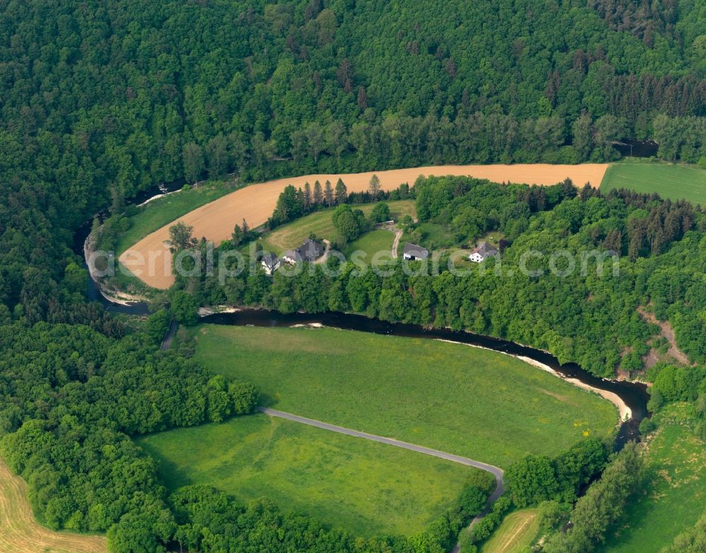 Aerial photograph Wissen Nisterstein - View of Nisterstein in Wissen in the state of Rhineland-Palatinate. The river Nister flows throuth the village