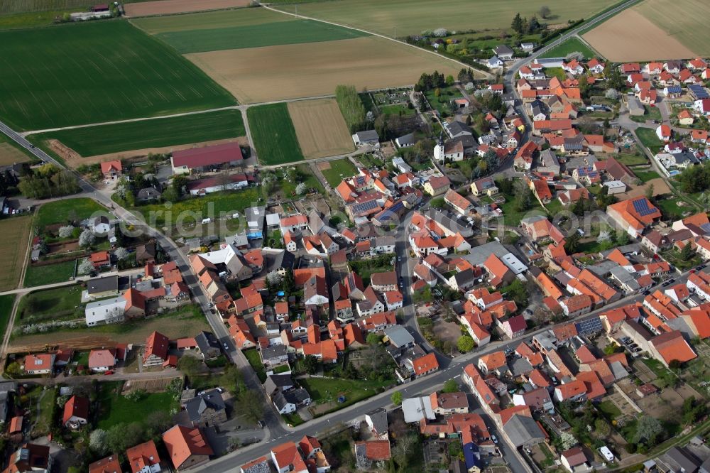 Offenheim from the bird's eye view: Village view from Offenheim is a municipality in the district Alzey-Worms in Rhineland-Palatinate