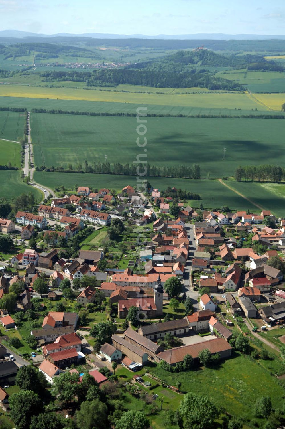 Aerial image Wachsenburggemeinde OT Sülzenbrücken - Dorfansicht / Stadtansicht Sülzenbrücken in Thüringen mit der Evangelische Kirche St. Wiperti. Village / City scape of Sülzenbrücken in Thuringia with the evangelical church St. Wiperti.