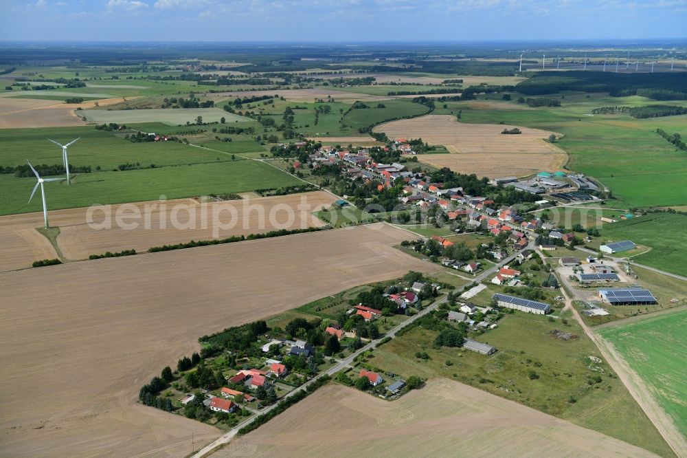 Aerial image Barenthin - Agricultural land and field borders surround the settlement area of the village in Barenthin in the state Brandenburg, Germany