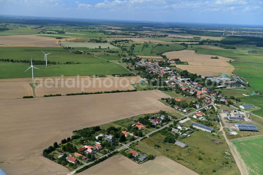 Aerial photograph Barenthin - Agricultural land and field borders surround the settlement area of the village in Barenthin in the state Brandenburg, Germany