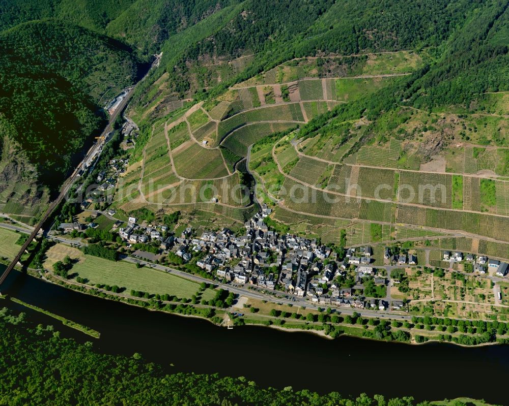 Aerial image Ediger-Eller - Village core of in Ediger-Eller in the state Rhineland-Palatinate