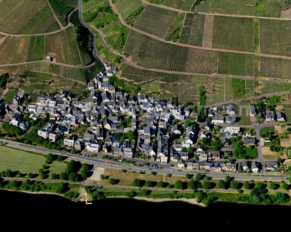 Aerial photograph Ediger-Eller - Village core of in Ediger-Eller in the state Rhineland-Palatinate