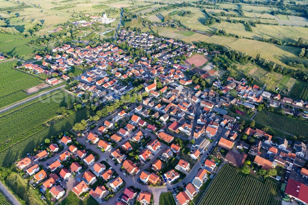 Aerial image Erpolzheim - Agricultural land and field borders surround the settlement area of the village in Erpolzheim in the state Rhineland-Palatinate, Germany