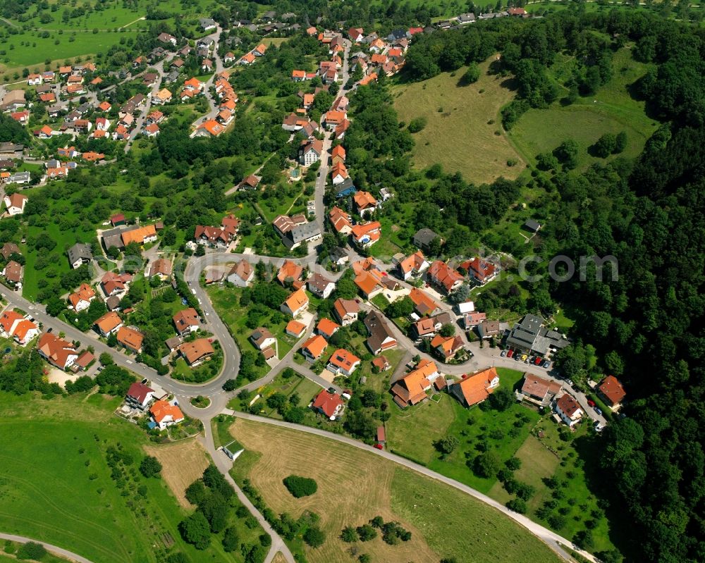 Aerial photograph Aichelberg - Agricultural land and field boundaries surround the settlement area of the village in Aichelberg in the state Baden-Wuerttemberg, Germany