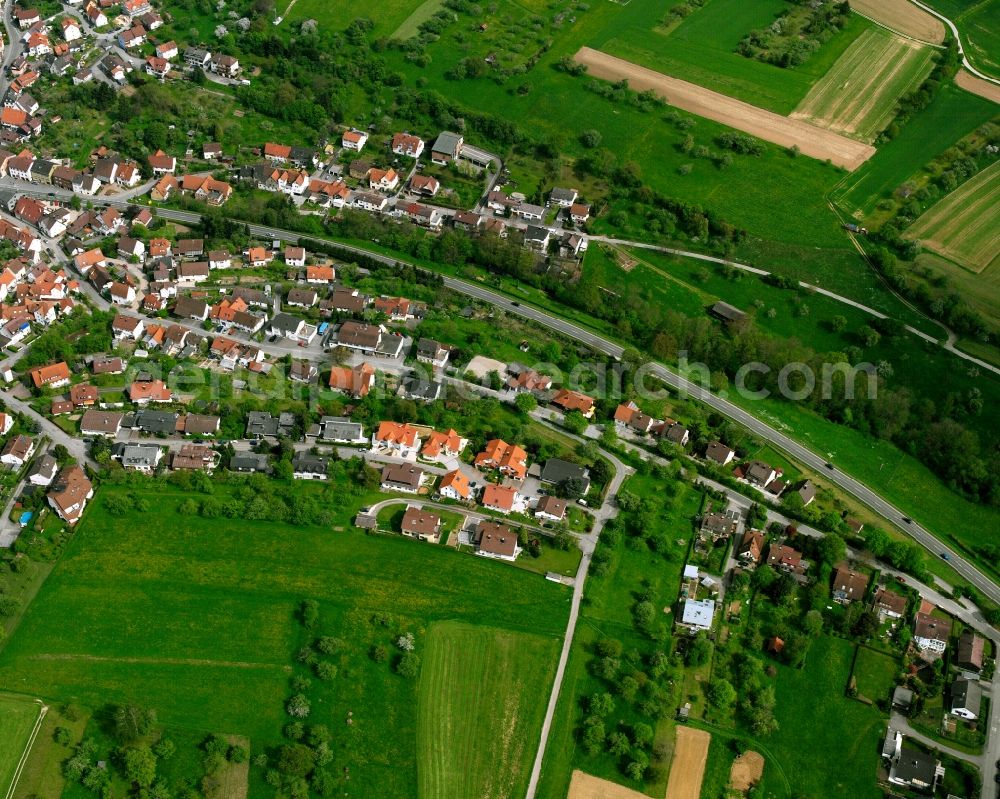 Aerial photograph Albershausen - Agricultural land and field boundaries surround the settlement area of the village in Albershausen in the state Baden-Wuerttemberg, Germany