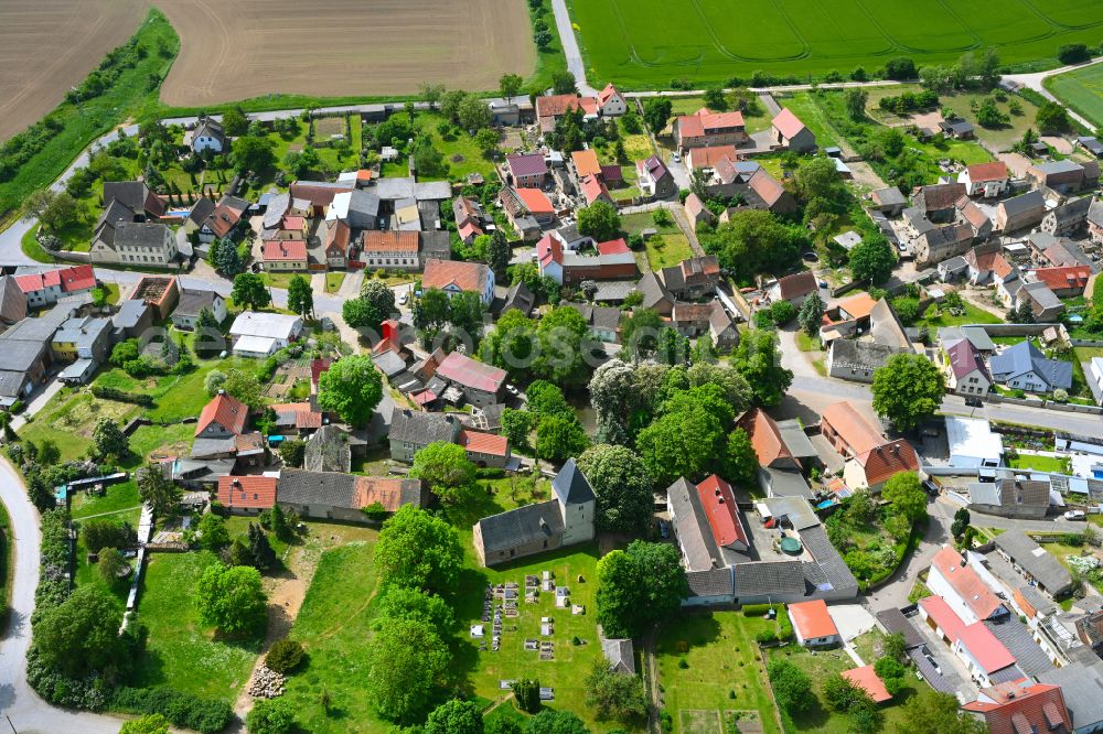 Aerial photograph Allstedt - Agricultural land and field boundaries surround the settlement area of the village in Allstedt in the state Saxony-Anhalt, Germany