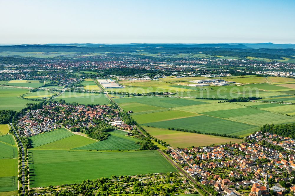 Aerial image Asel - Agricultural land and field boundaries surround the settlement area of the village on street Goeriacher Strasse in Asel in the state Lower Saxony, Germany