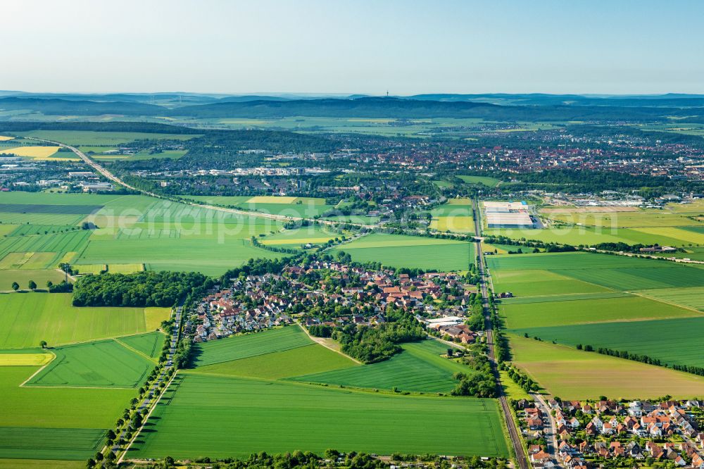 Asel from above - Agricultural land and field boundaries surround the settlement area of the village on street Goeriacher Strasse in Asel in the state Lower Saxony, Germany