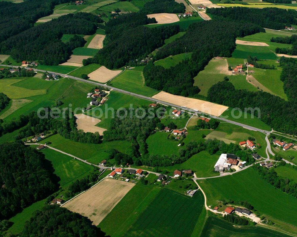 Aerial photograph Augenthal - Agricultural land and field boundaries surround the settlement area of the village in Augenthal in the state Bavaria, Germany