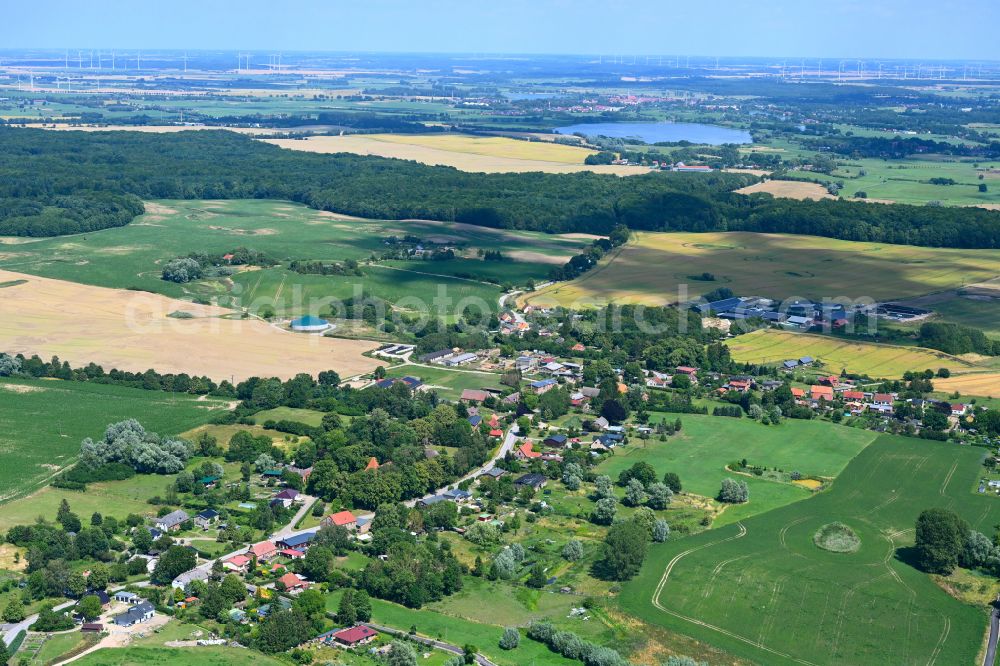 Aerial photograph Baumgarten - Agricultural land and field boundaries surround the settlement area of the village in Baumgarten in the state Mecklenburg - Western Pomerania, Germany