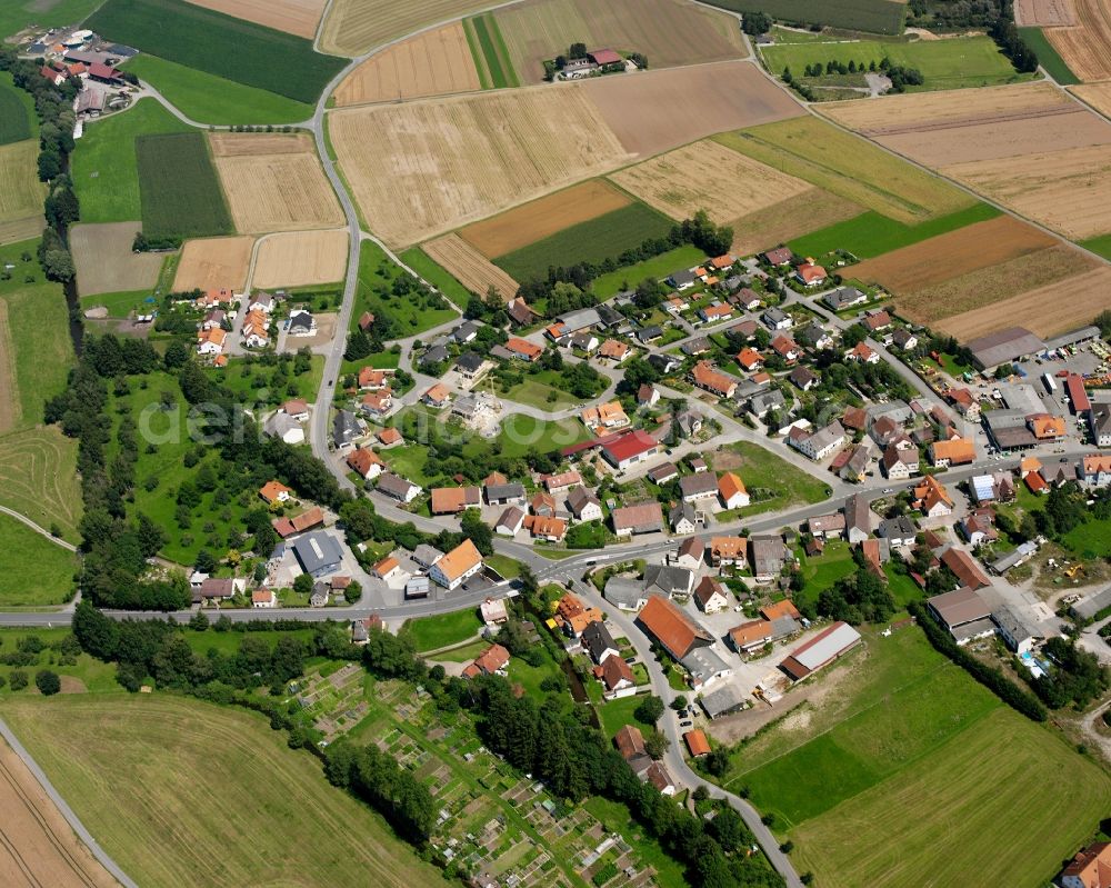 Aerial photograph Beizkofen - Agricultural land and field boundaries surround the settlement area of the village in Beizkofen in the state Baden-Wuerttemberg, Germany