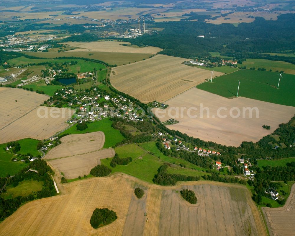 Berthelsdorf from the bird's eye view: Agricultural land and field boundaries surround the settlement area of the village in Berthelsdorf in the state Saxony, Germany