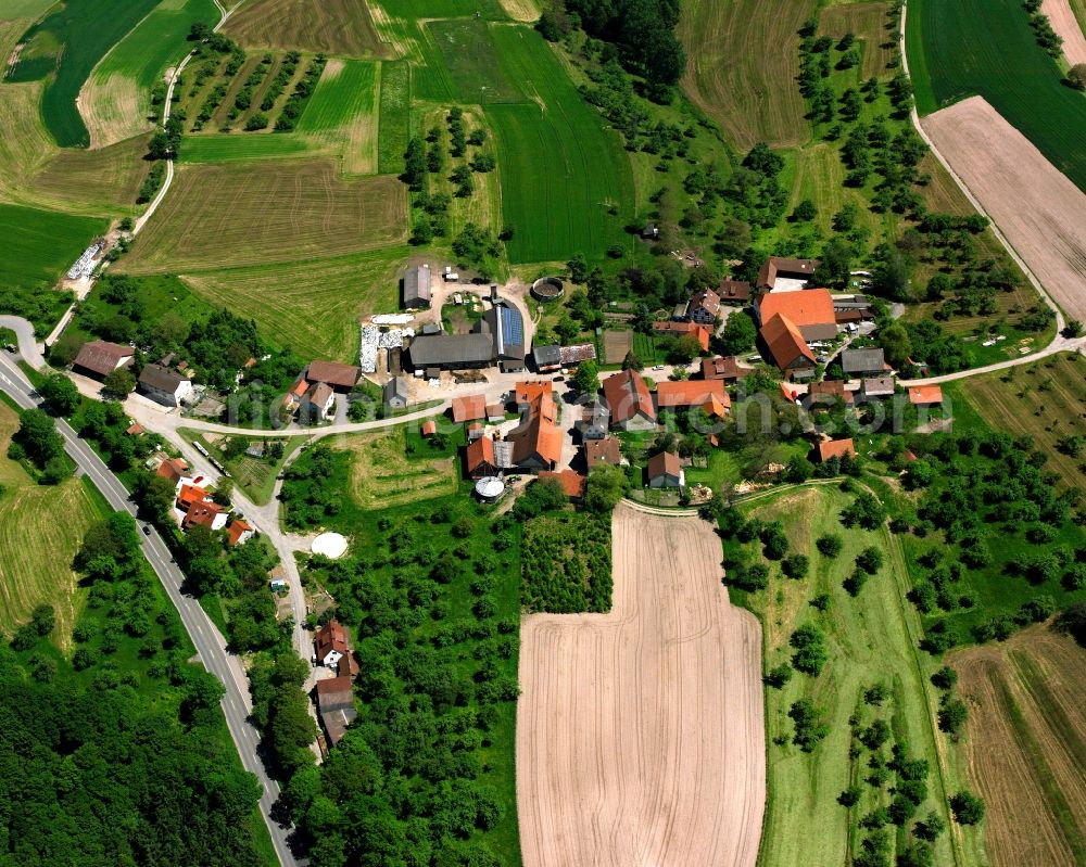 Aerial photograph Berwinkel - Agricultural land and field boundaries surround the settlement area of the village in Berwinkel in the state Baden-Wuerttemberg, Germany