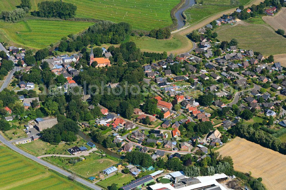 Aerial image Borsfleth - Agricultural land and field boundaries surround the settlement area of the village in Borsfleth in the state Schleswig-Holstein, Germany