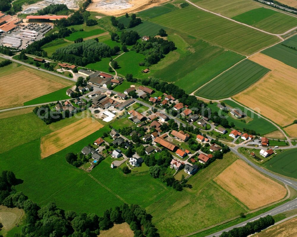 Aerial photograph Bärndorf - Agricultural land and field boundaries surround the settlement area of the village in Bärndorf in the state Bavaria, Germany