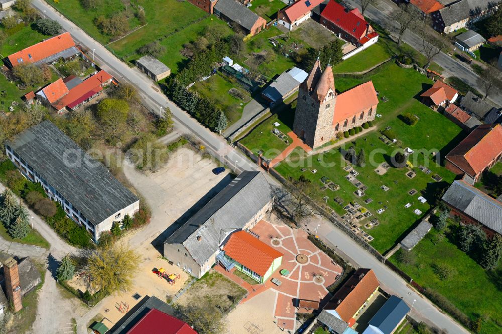 Aerial image Brunau - Agricultural land and field boundaries surround the settlement area of the village in Brunau in the state Saxony-Anhalt, Germany