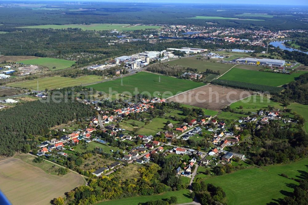 Aerial photograph Buro - Agricultural land and field boundaries surround the settlement area of the village in Buro in the state Saxony-Anhalt, Germany