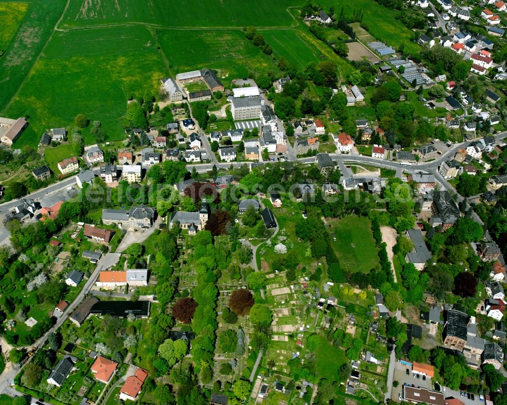 Chemnitz-Wittgensdorf from the bird's eye view: Agricultural land and field boundaries surround the settlement area of the village in Chemnitz-Wittgensdorf in the state Saxony, Germany