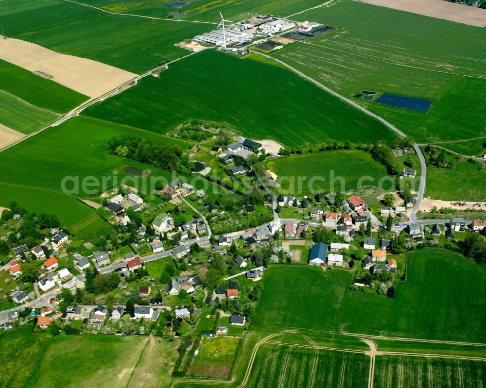 Aerial photograph Chemnitz-Wittgensdorf - Agricultural land and field boundaries surround the settlement area of the village in Chemnitz-Wittgensdorf in the state Saxony, Germany