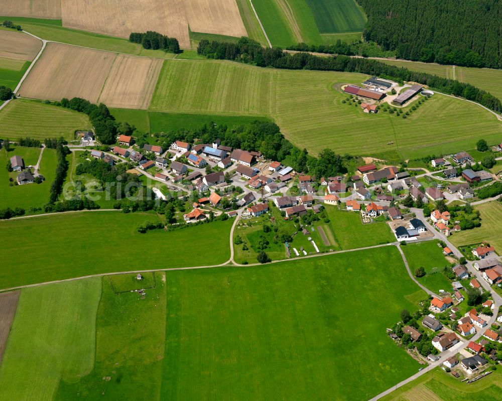 Eichenberg from the bird's eye view: Agricultural land and field boundaries surround the settlement area of the village in Eichenberg in the state Baden-Wuerttemberg, Germany