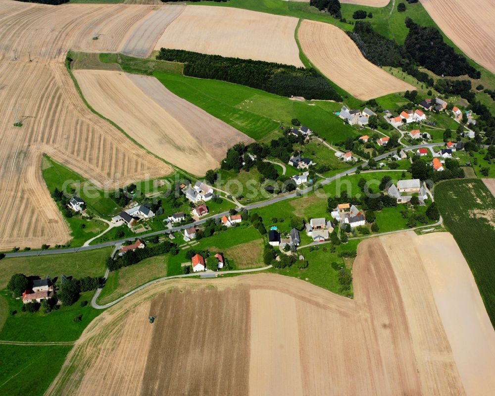 Aerial photograph Elsdorf - Agricultural land and field boundaries surround the settlement area of the village in Elsdorf in the state Saxony, Germany