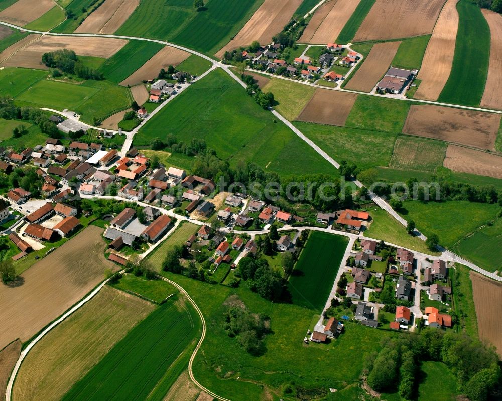 Aerial photograph Emmersdorf - Agricultural land and field boundaries surround the settlement area of the village in Emmersdorf in the state Bavaria, Germany