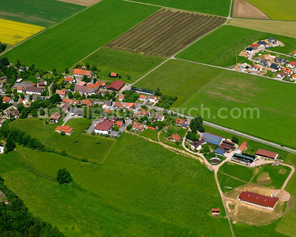 Aerial image Englisweiler - Agricultural land and field boundaries surround the settlement area of the village in Englisweiler in the state Baden-Wuerttemberg, Germany